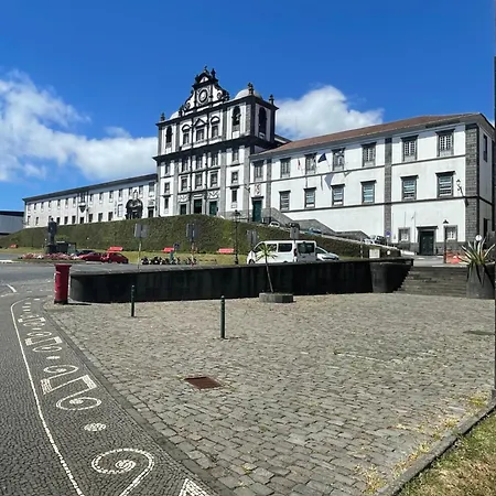 Avenue Azores