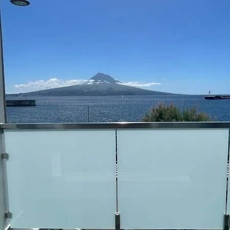 Avenue Azores